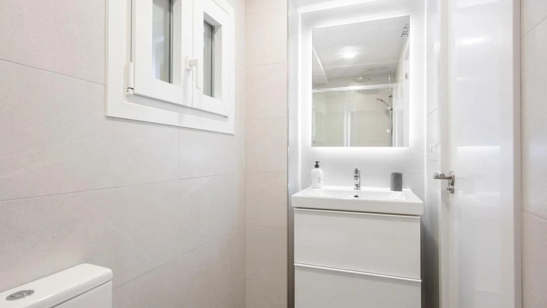 Malaga Hub Apartment 0*,